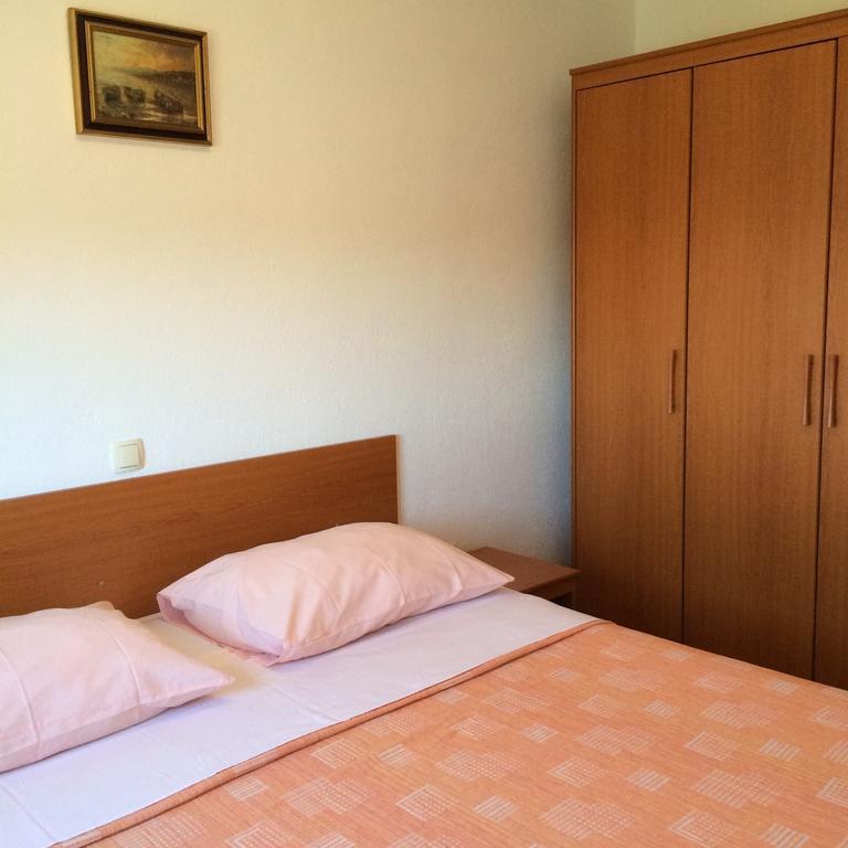 Apartments Pisac Ražanj Kamer foto